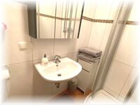 Doppelzimmer/Einzelzimmer Bsp. Duschbad Doppelzimmer/Einzelzimmer Bsp. Duschbad