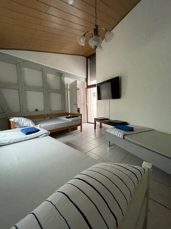 Monteurwohnung mit WLAN, TV und Parkplatz für 3 Personen Monteurwohnung mit WLAN, TV und Parkplatz für 3 Personen