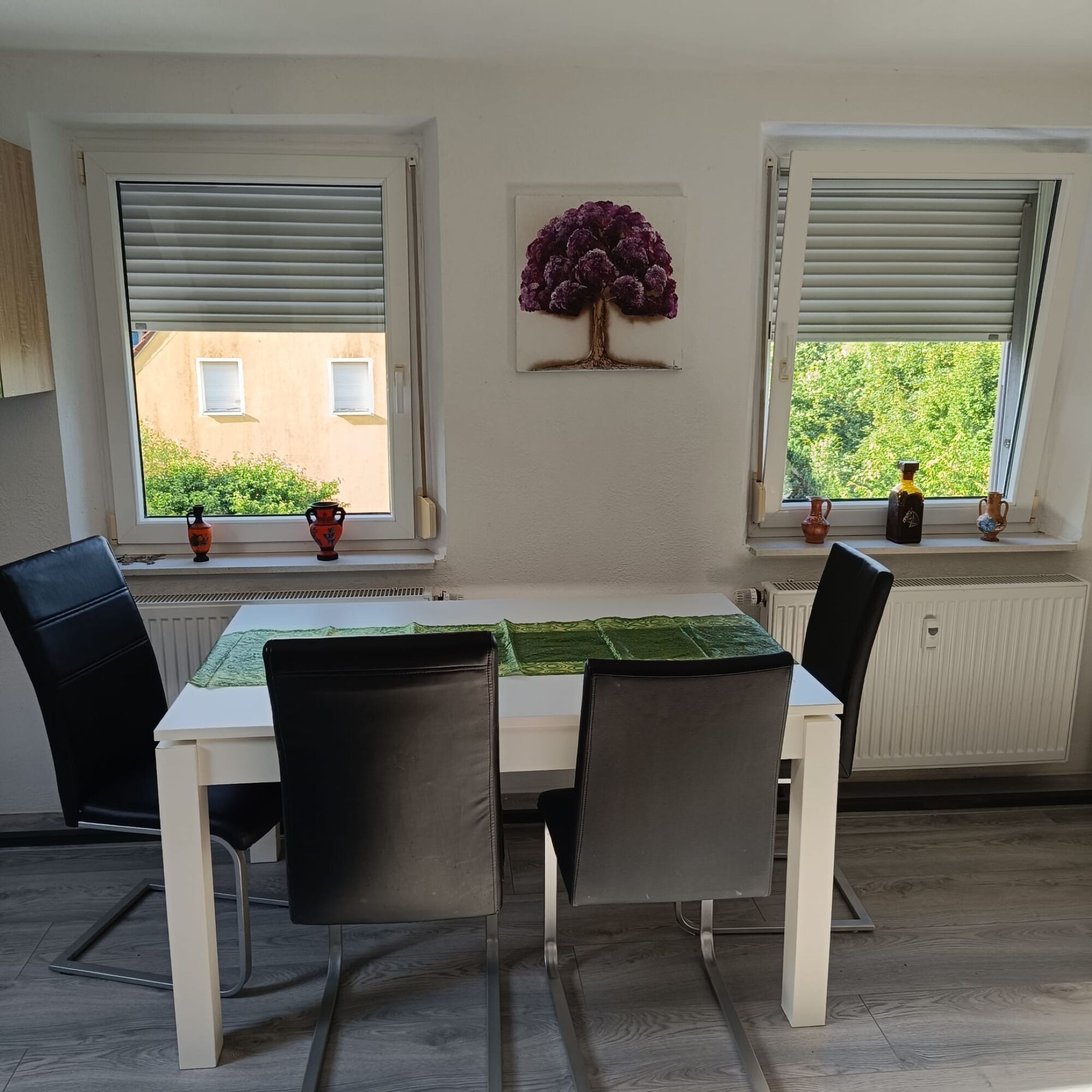 Wohn-Esszimmer mit Küche Wohn-Esszimmer mit Küche