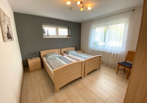 2 Einzelbetten - auch einzel stellbar 2 Einzelbetten - auch einzel stellbar