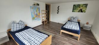 Schlafzimmer 1 mit 2 Betten Schlafzimmer 1 mit 2 Betten