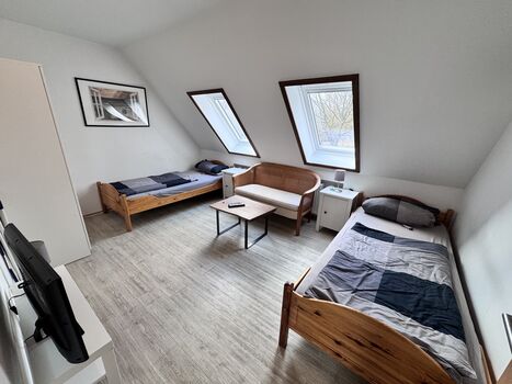 AKTUELL FREI: Wohnung 2–6 Personen. WLAN+Parkplatz+Einzelb.+Kochmögl. Bild 3 AKTUELL FREI: Wohnung 2–6 Personen. WLAN+Parkplatz+Einzelb.+Kochmögl. Bild 3