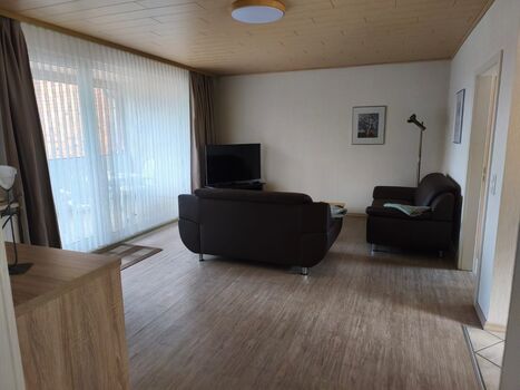 Wohnzimmer mit Logia (GARTEN)) Wohnzimmer mit Logia (GARTEN))
