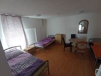 3-Zi-Whg frei, sep. Whg an Fa., Gruppen ab 15 E Bild 16 3-Zi-Whg frei, sep. Whg an Fa., Gruppen ab 15 E Bild 16