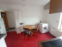 3-Zi-Whg frei, sep. Whg an Fa., Gruppen ab 15 E Bild 12 3-Zi-Whg frei, sep. Whg an Fa., Gruppen ab 15 E Bild 12