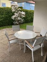 Tisch auf Terrasse Tisch auf Terrasse