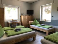 Mehrbettzimmer mit Bad Mehrbettzimmer mit Bad