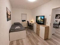Schlafzimmer mit 42" Netflix TV