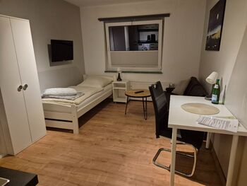 Haus Lina Monteur- und Ferienwohnungen von 1 bis 12 Personen Bild 1