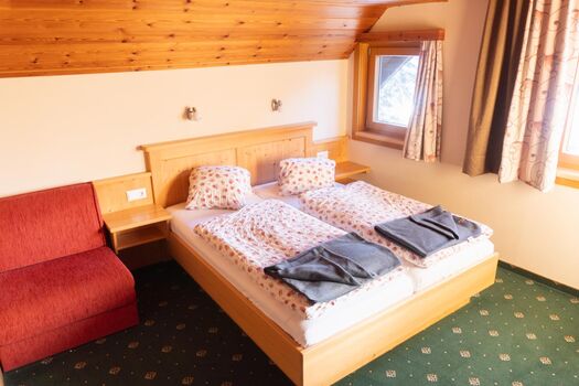Schlafzimmer ein weiteres mit Etagenbett