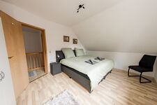 Großes Haus mit viel Platz und Parkplätzen Zdjęcie 3