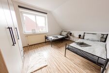 Großes Haus mit viel Platz und Parkplätzen Zdjęcie 1