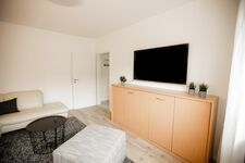 Monteur-Haus: 5 SZ, 7 Betten, Wallbox, Parkplatz, Garten Bild 1