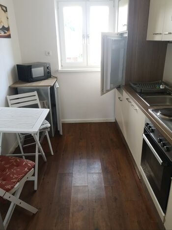 Küche, Sitzecke, Kühlschrank, Herd, Backofen, Mikrowelle