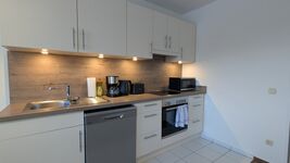 Küchenzeile mit Geschirrspüler