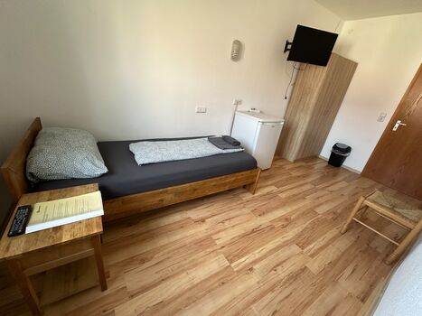 .: Monteurzimmer: Günzburg, Leipheim, Ichenhausen, Burgau :.