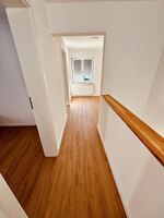 Vollausgestattetes Haus mit Terrasse und Parkplatz Bild 2