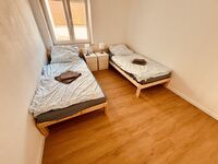 Vollausgestattetes Haus mit Terrasse und Parkplatz Bild 1