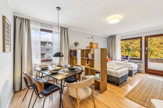 Renoviert | 3 Zi. 6 Betten | Netflix • Xbox • 3 Balkone Picture 3