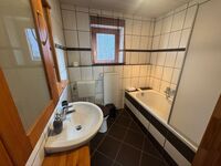 Komplettes Haus mit 3 Wohnungen je 3 Schlafzimmer sowie Balkon u. Garten Picture 9