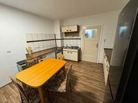 Komplettes Haus mit 3 Wohnungen je 3 Schlafzimmer sowie Balkon u. Garten Picture 6