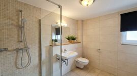 MH11 / TOMASZ-LIVING in DUISBURG - Modernes Bad + Smart TV Zdjęcie 6