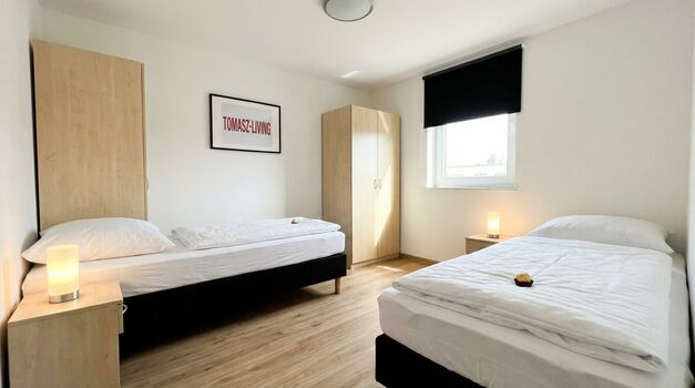 MH20 / TOMASZ-LIVING in OBERHAUSEN - Mikrowelle + Kaffeemasc