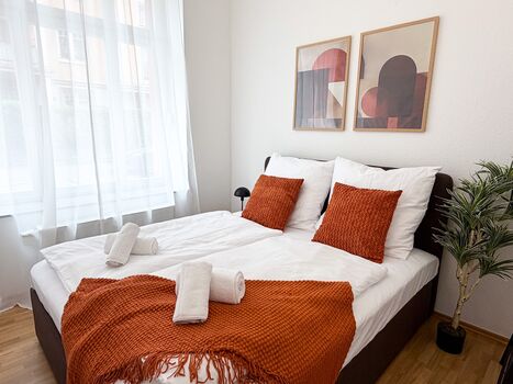 Schlafzimmer 2 mit einem Doppelbett für 2 Personen