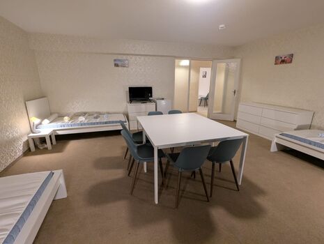 Schöne Monteurwohnung mit 3 Zimmer, Küche,Bad+PKW Stellplatz