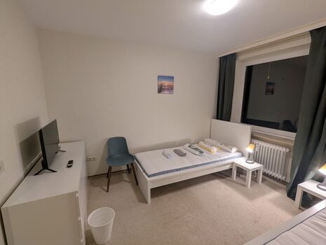 Schöne Monteurwohnung mit 3 Zimmer, Küche,Bad+PKW Stellplatz Bild 4
