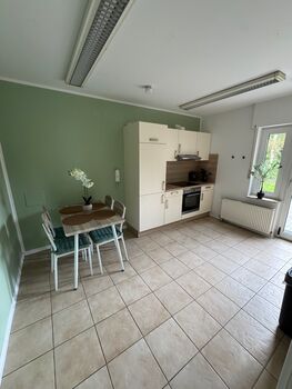 Bennys Monteurzimmer-nur 2KM von der Zentralklinik entfernt! Zdjęcie 3