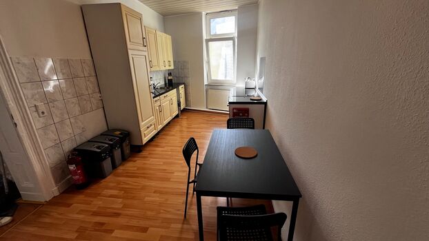 Monteurwohnung für max 6 Personen – zentral, ruhig, top Lage Picture 3