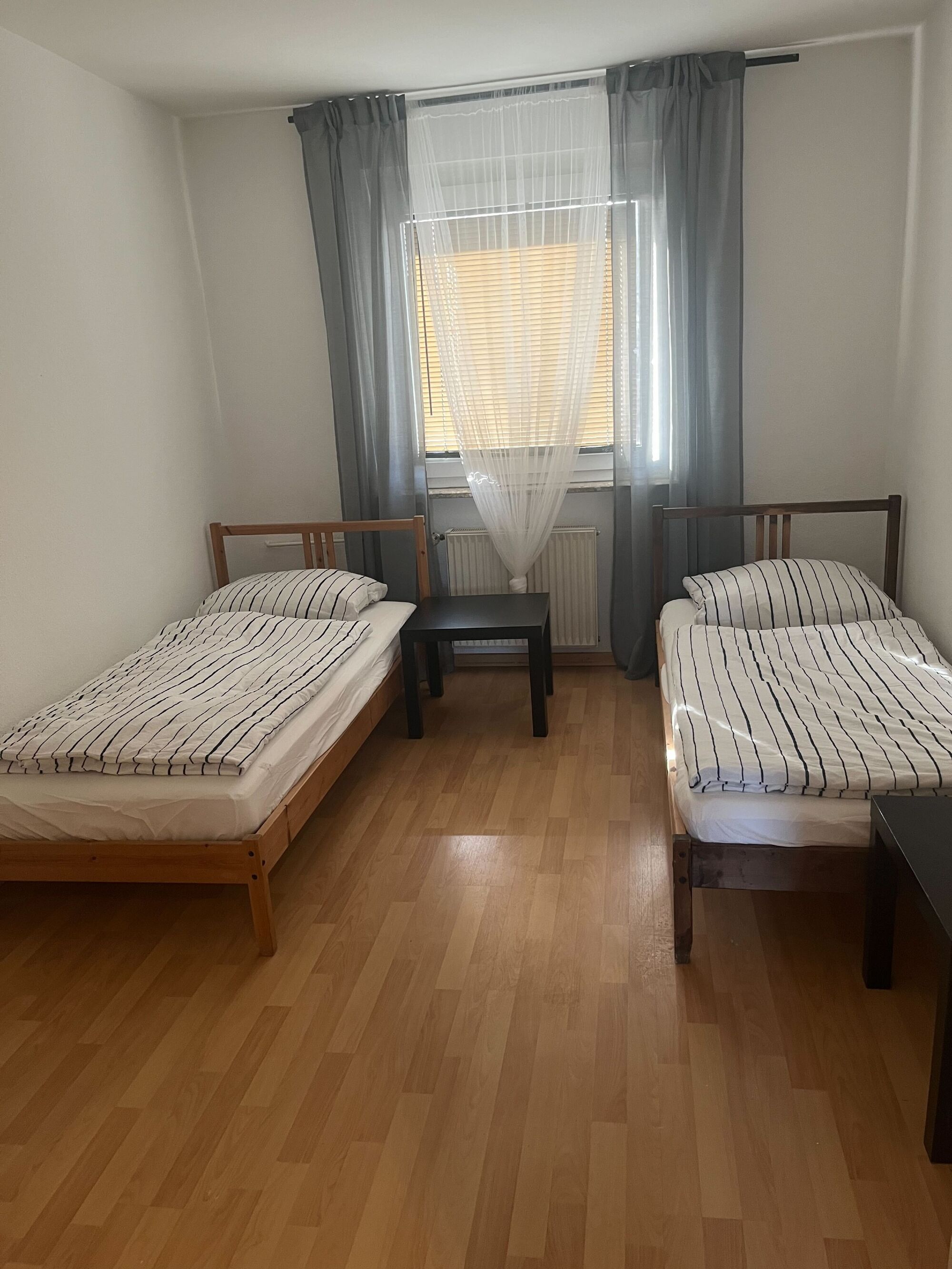 Schlafzimmer 1