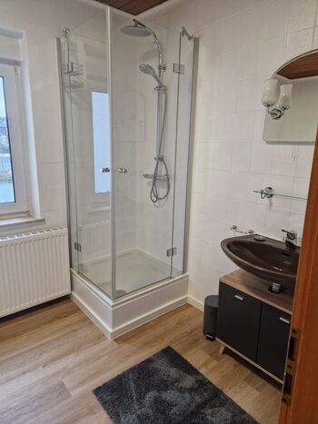 Siegburg: Moderne Monteurwohnung mit Küche und WLAN Bild 2