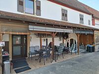 12 Sitzplätze unter der Veranda