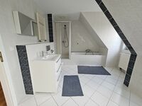 3 Personen Monteurwohnung– 2 Balkone Bild 4
