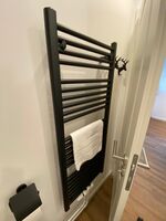 luxuriöses Ferienapartment Waldfrieden in ruhiger Lage + TG Bild 1