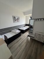 Zweibettzimmer mit Bad/Dusche