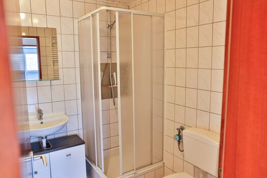 Ferienwohnung Monteurzimmer I-net 3-Zimmer Bad Dusche WC TV Picture 2
