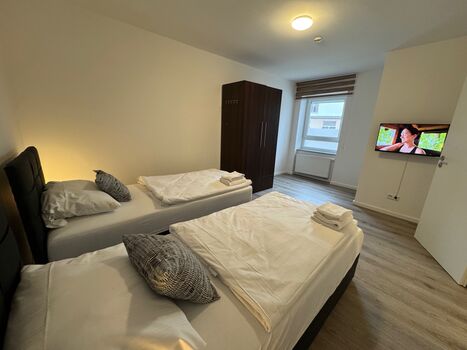 Pension Linderhof "Zimmer, Appartements, Wohnungen"