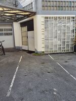 Eingangsbereich im Hinterhof mit 1 Parkmöglichkeit