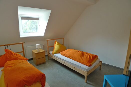 Großes Haus mit mehreren Appartements in Duisburg-Beeck