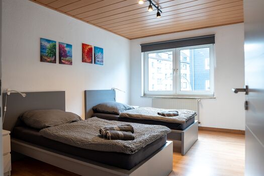 Happy Suites - moderne Wohnung, Einzelbetten, WiFi, Parken