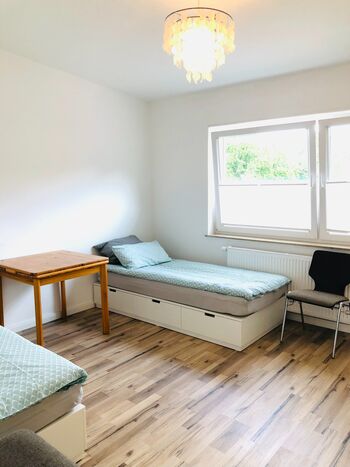 TOP-Monteurwohnung für 5 Personen / Küche / Bad / Parkplatz