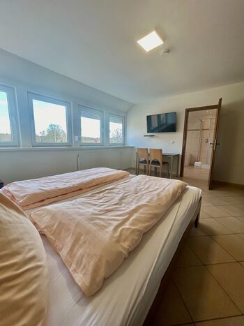 Monteurzimmer im Hotelstil - mit Privatbad Bild 5