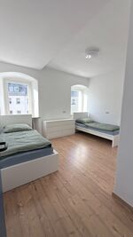 Große Monteurwohnung | 6 SZ | Parkplatz + Hof Bild 2