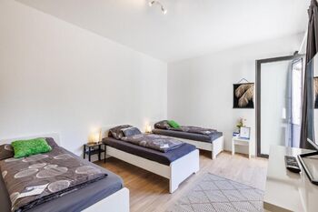 VAZ Apartments Monteurwohnungen Wuppertal/ Vollausgestattet Bild 4