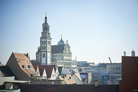 Moderne Unterkunft mit Balkon in sehr zentraler Lage! Picture 2