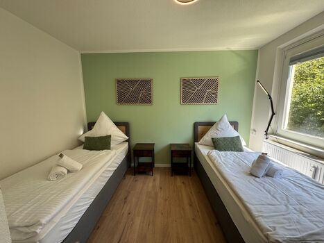Apolda | Hochwertig ausgestattete Wohnung für 5 Personen mit Stellplatz