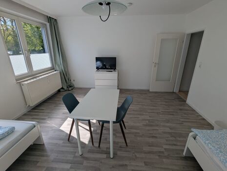 Super Monteurwohnungen für 2 bis 4 Personen, eigene Kü+Bad